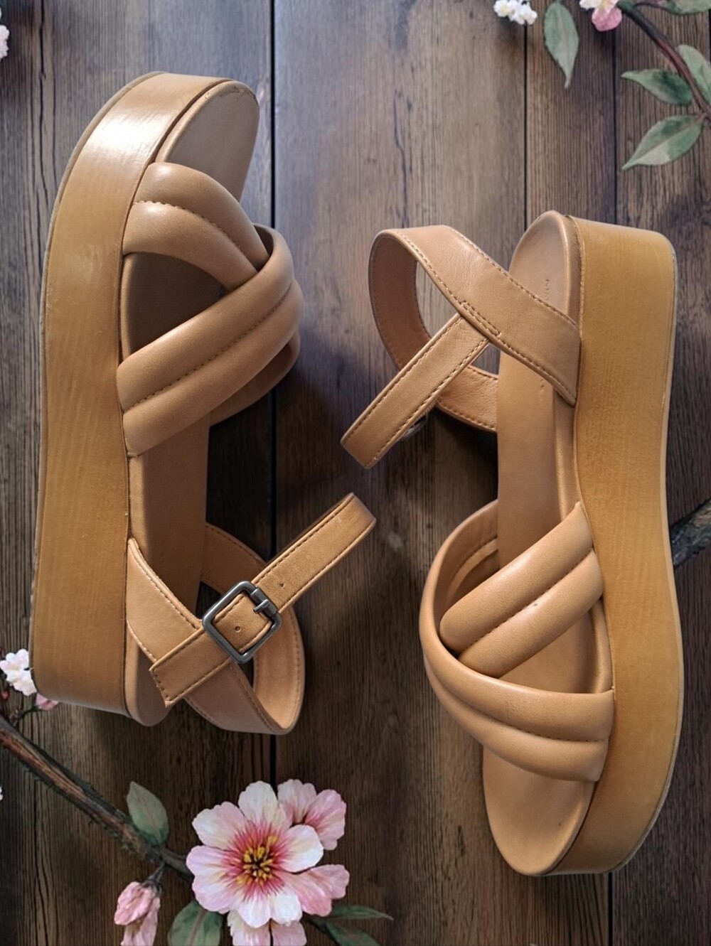 American Eagle Outfitters Real Wood Cognac Platform Sandals